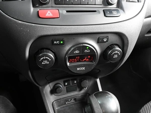 Хетчбэк Kia Rio 2011 года, 689000 рублей, Ростов-на-Дону