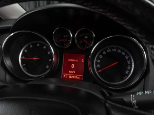 Хетчбэк Opel Astra 2012 года, 699000 рублей, Тюмень