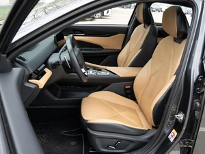 Лифтбек Changan UNI-V 2023 года, 1850000 рублей, Краснодар