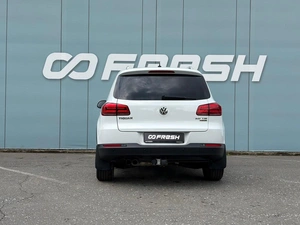 Внедорожник Volkswagen Tiguan 2016 года, 1870000 рублей, Ижевск
