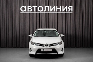 Хетчбэк Toyota Auris 2013 года, 1149000 рублей, Красноярск