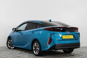 Лифтбек Toyota Prius 2019 года, 2389000 рублей, Сургут