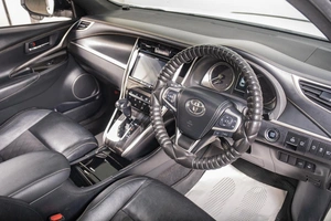 Внедорожник Toyota Harrier 2018 года, 3149000 рублей, Томск