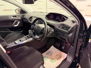 Универсал Peugeot 308 2015 года, 995000 рублей, Красноярск