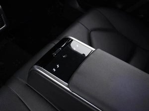 Седан Toyota Camry 2023 года, 3999050 рублей, Москва