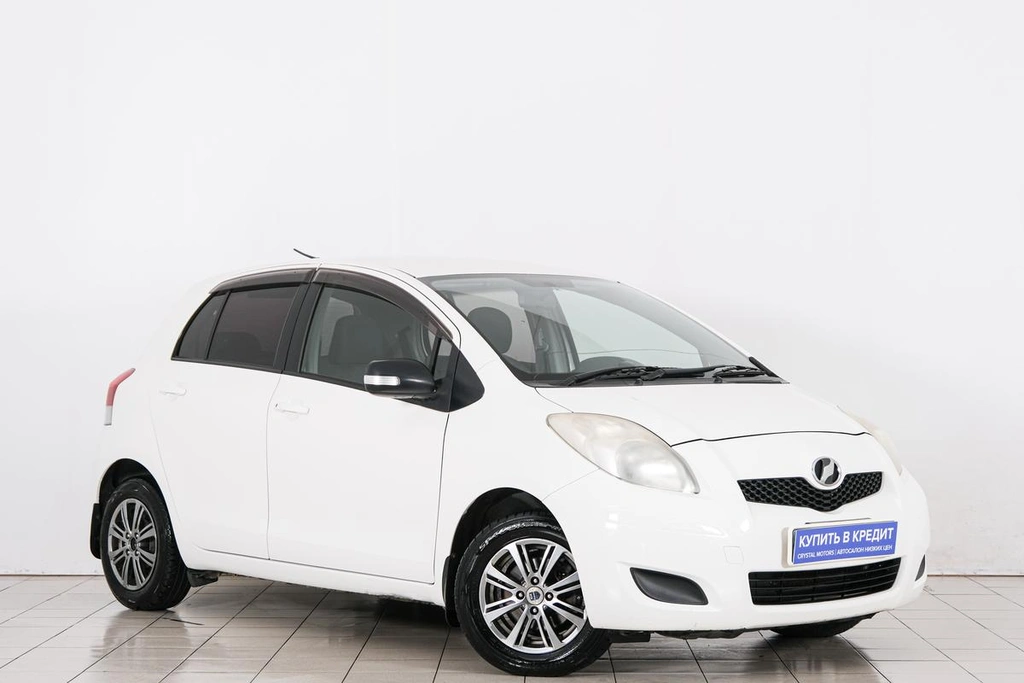 Хетчбэк Toyota Vitz 2008 года, 599000 рублей, Красноярск
