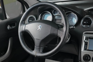 Хетчбэк Peugeot 308 2010 года, 579000 рублей, Тюмень