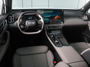 Внедорожник Geely Atlas 2026 года, 3299000 рублей, Красный Пахарь