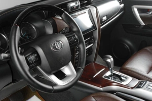 Внедорожник Toyota Fortuner 2017 года, 2999000 рублей, Тюмень