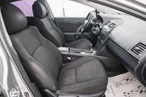 Седан Toyota Avensis 2009 года, 1189000 рублей, Красноярск
