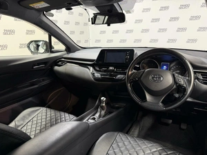 Внедорожник Toyota C-HR 2018 года, 1790000 рублей, Красноярск