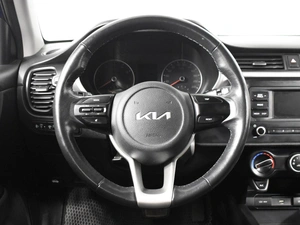 Седан Kia Rio 2021 года, 1724900 рублей, Казань