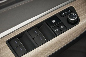 Внедорожник Toyota Venza 2023 года, 5190000 рублей, Красноярск