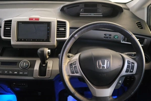 Минивэн Honda Freed 2015 года, 1499000 рублей, Омск