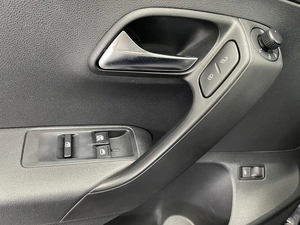 Седан Volkswagen Polo 2015 года, 947000 рублей, Красноярск