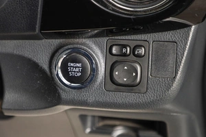 Хетчбэк Toyota Vitz 2019 года, 1249000 рублей, Новосибирск