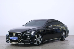 Седан Toyota Crown 2019 года, 3889000 рублей, Омск
