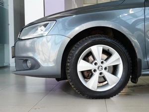 Седан Volkswagen Jetta 2011 года, 730222 рублей, Тверь