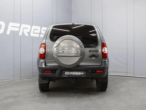 Внедорожник Chevrolet Niva 2013 года, 510000 рублей, Омск