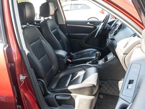 Внедорожник Volkswagen Tiguan 2011 года, 1395000 рублей, Краснодар