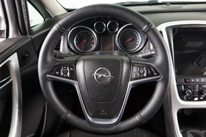 Хетчбэк Opel Astra 2012 года, 629000 рублей, Пермь