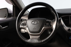 Седан Hyundai Solaris 2017 года, 1349000 рублей, Новосибирск