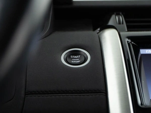 Внедорожник Land Rover Discovery 2017 года, 4738888 рублей, Москва