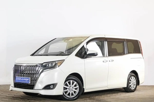 Минивэн Toyota Esquire 2017 года, 2399000 рублей, Тюмень