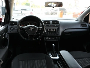 Седан Volkswagen Polo 2017 года, 1099000 рублей, Волгоград