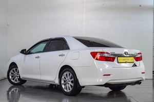 Седан Toyota Camry 2013 года, 1879000 рублей, Челябинск