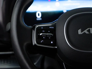 Минивэн Kia Carnival 2023 года, 4935046 рублей, Москва