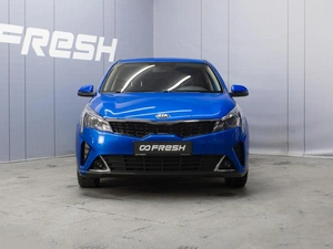 Седан Kia Rio 2021 года, 1790000 рублей, Омск