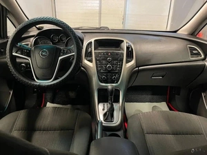 Хетчбэк Opel Astra 2011 года, 597000 рублей, Красноярск