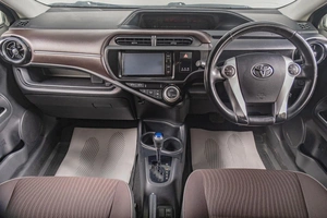 Хетчбэк Toyota Aqua 2016 года, 999000 рублей, Томск