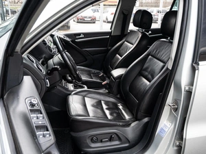 Внедорожник Volkswagen Tiguan 2012 года, 1330000 рублей, Краснодар