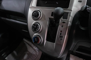 Хетчбэк Toyota Ractis 2009 года, 699000 рублей, Новокузнецк