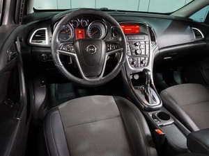 Седан Opel Astra 2013 года, 999000 рублей, Воронеж