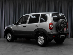 Внедорожник Chevrolet Niva 2016 года, 529000 рублей, Тюмень