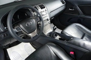 Седан Toyota Avensis 2011 года, 999000 рублей, Тюмень
