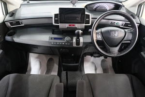 Минивэн Honda Freed 2014 года, 1299000 рублей, Омск