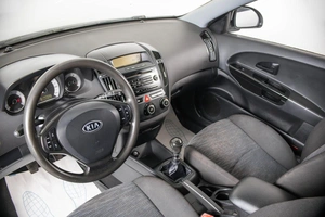 Хетчбэк Kia Ceed 2007 года, 339000 рублей, Пермь