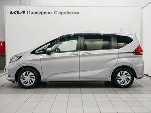 Минивэн Honda Freed 2022 года, 1872000 рублей, Красноярск