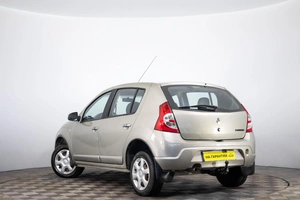 Хетчбэк Renault Sandero 2011 года, 379000 рублей, Пермь