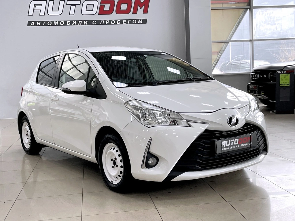 Хетчбэк Toyota Vitz 2017 года, 997000 рублей, Солонцы