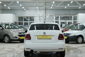 Седан Volkswagen Polo 2017 года, 949000 рублей, Омск