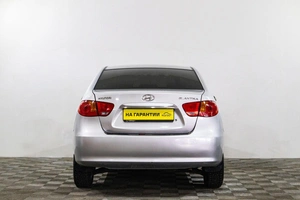Седан Hyundai Elantra 2010 года, 519000 рублей, Сургут