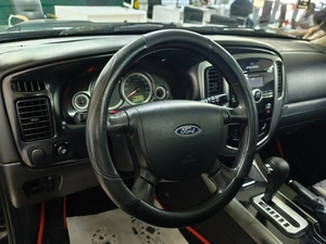 Внедорожник Ford Escape 2008 года, 930000 рублей, Ачинск