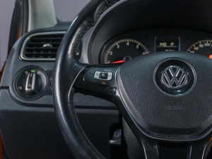 Седан Volkswagen Polo 2017 года, 999000 рублей, Сургут