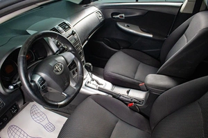 Седан Toyota Corolla 2011 года, 1199000 рублей, Сургут