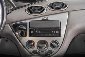 Хетчбэк Ford Focus 2001 года, 229000 рублей, Томск